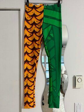 Pineapple printed leggings, size S